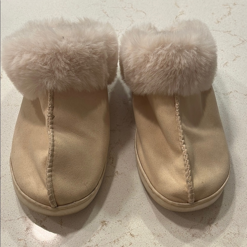 LC Lauren Conrad Cream Fur-Lined Slippers